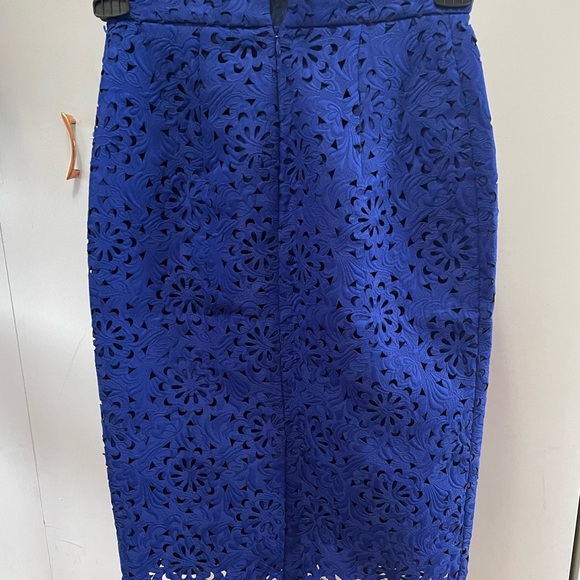 Banana Republic pencil skirt. - Picture 5 of 11